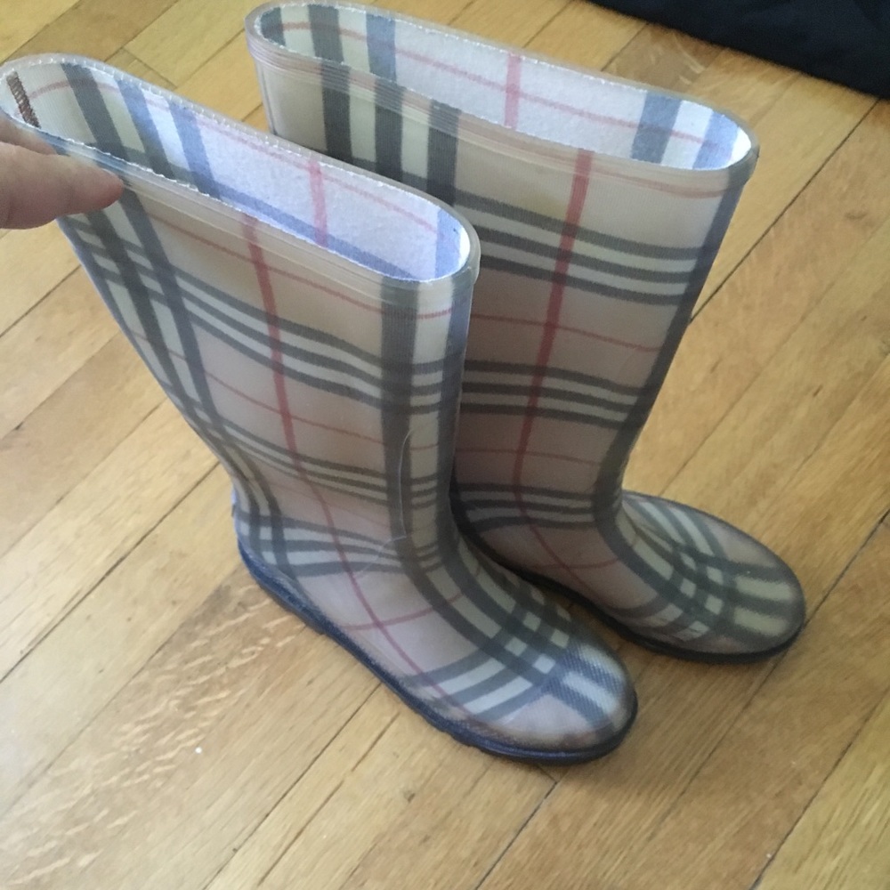 Rainboots, Burberry barely worn